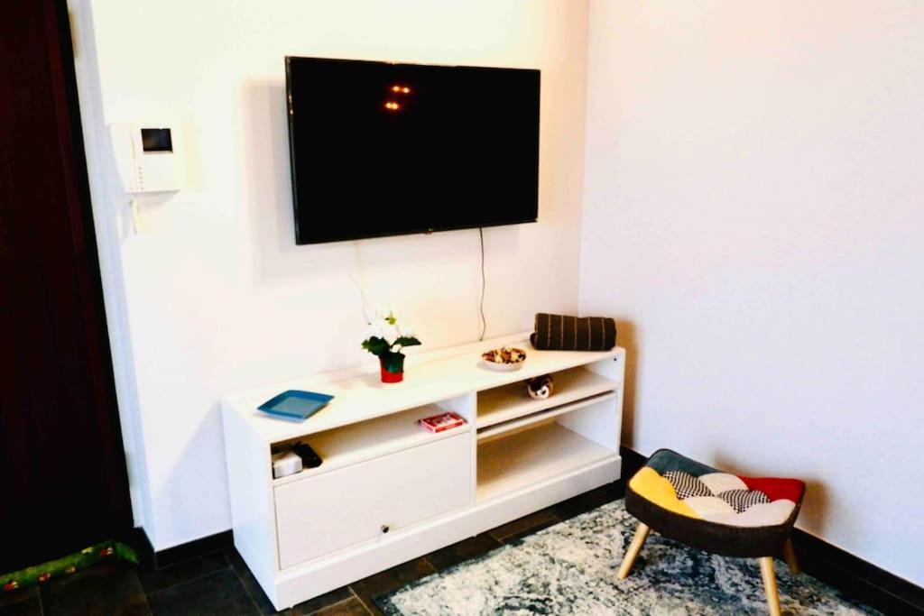 Attico Nel Cuore Delle Langhe - Free Parking Wi-fi E Ac