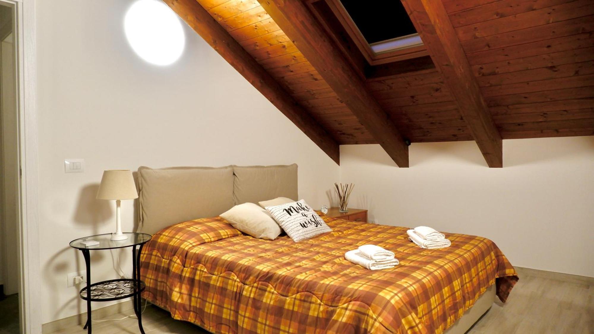 Attico Nel Cuore Delle Langhe - Free Parking Wi-fi E Ac Apartment Alba (Piedmont)