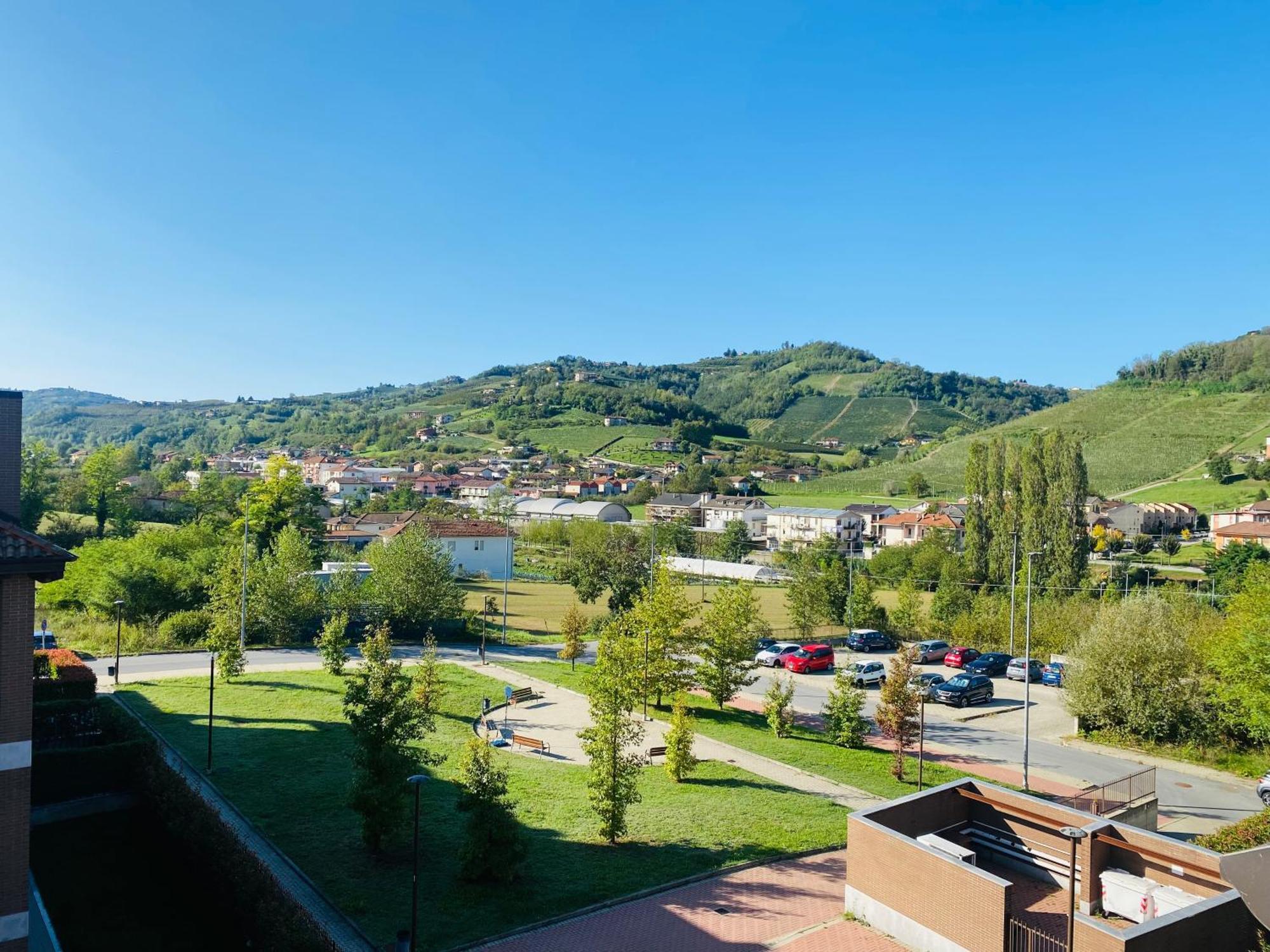 Attico Nel Cuore Delle Langhe - Free Parking Wi-fi E Ac Alba (Piedmont)